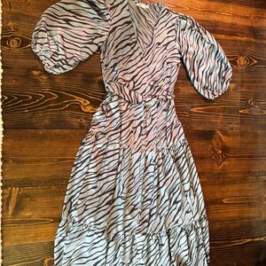 Glamorous Black and Blue Animal Print Long Sleeve Dress